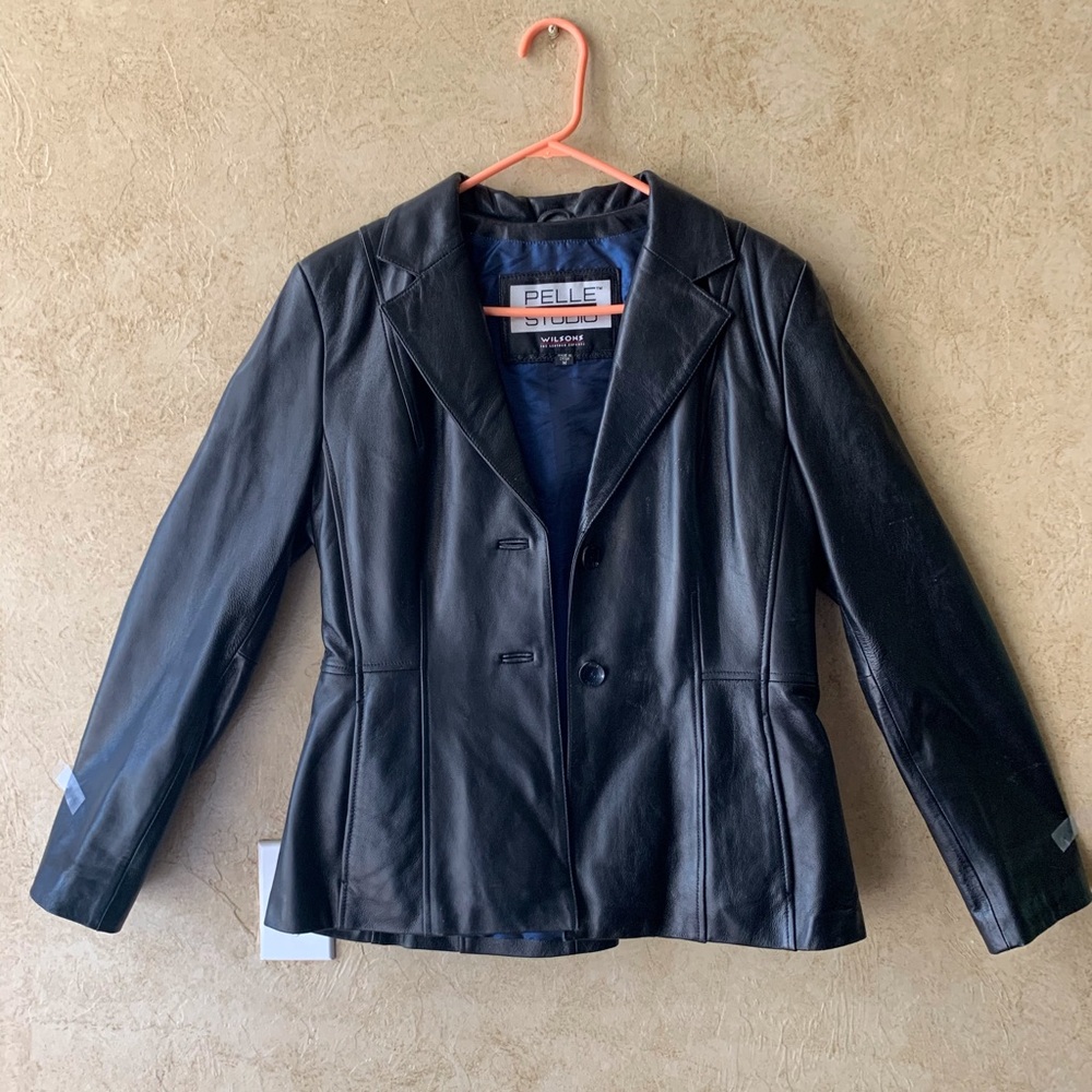 Black fitted leather jacket